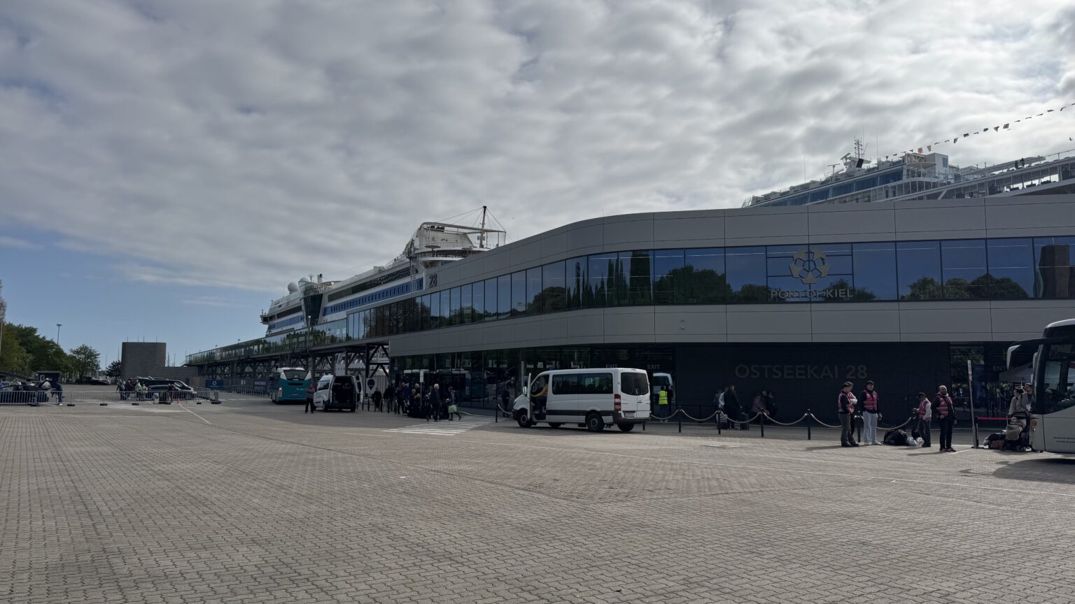 AIDA Parken Kiel 2026 – 8 Anbieter im Vergleich mit Preisen&Tipps
