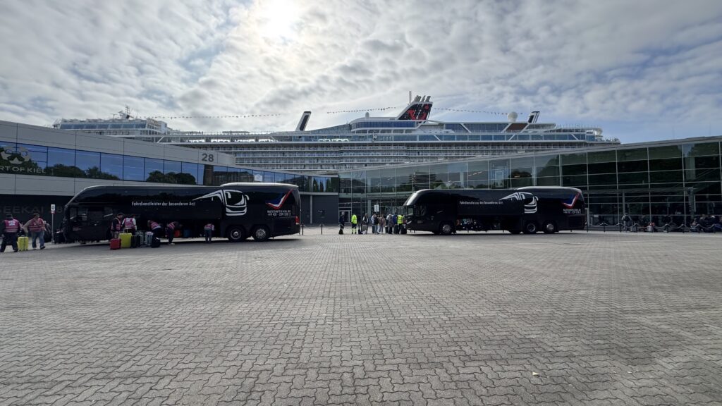Shuttle Parken Kiel Flughafen Aida