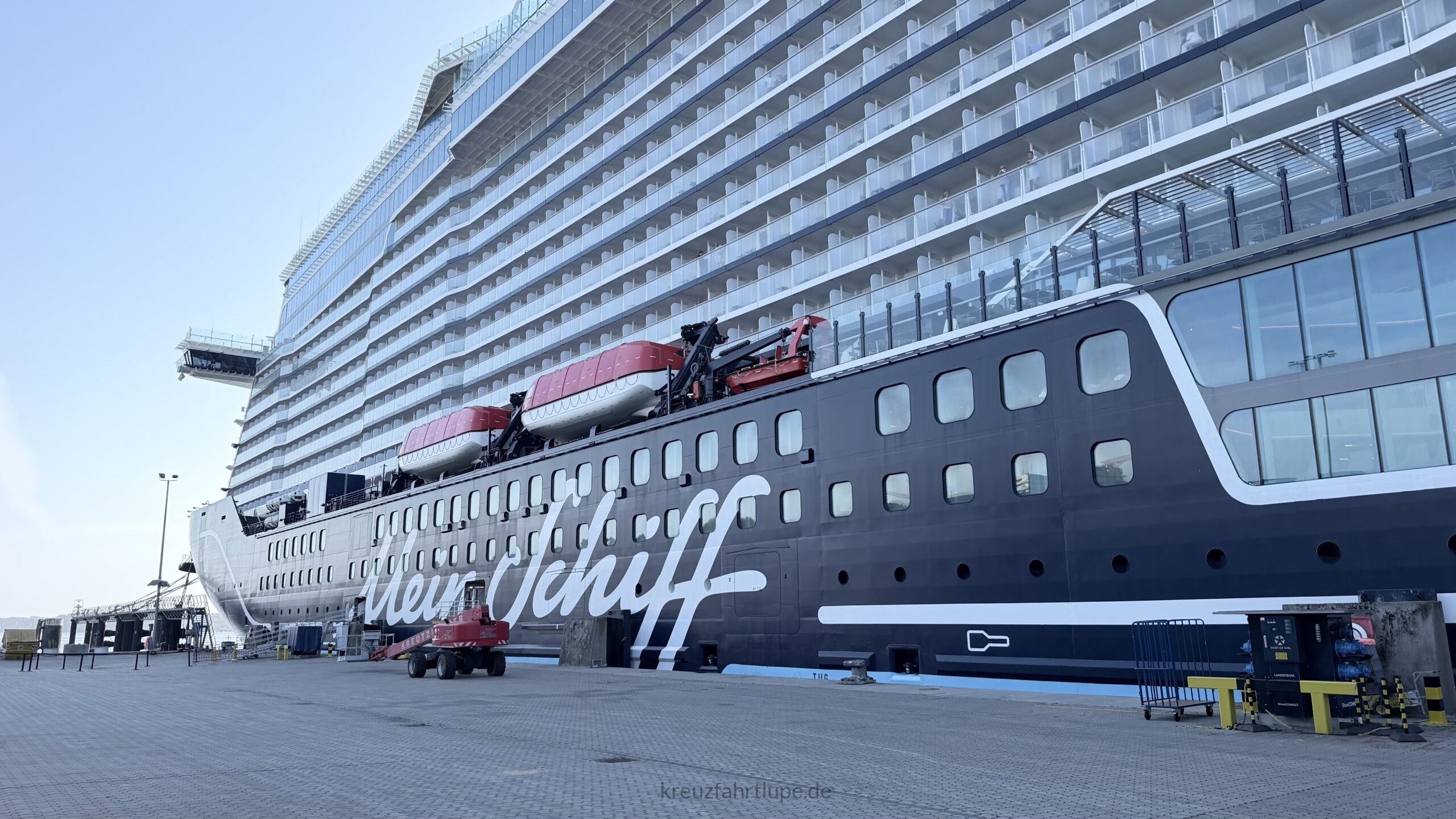 Die Mein Schiff Relax von außen